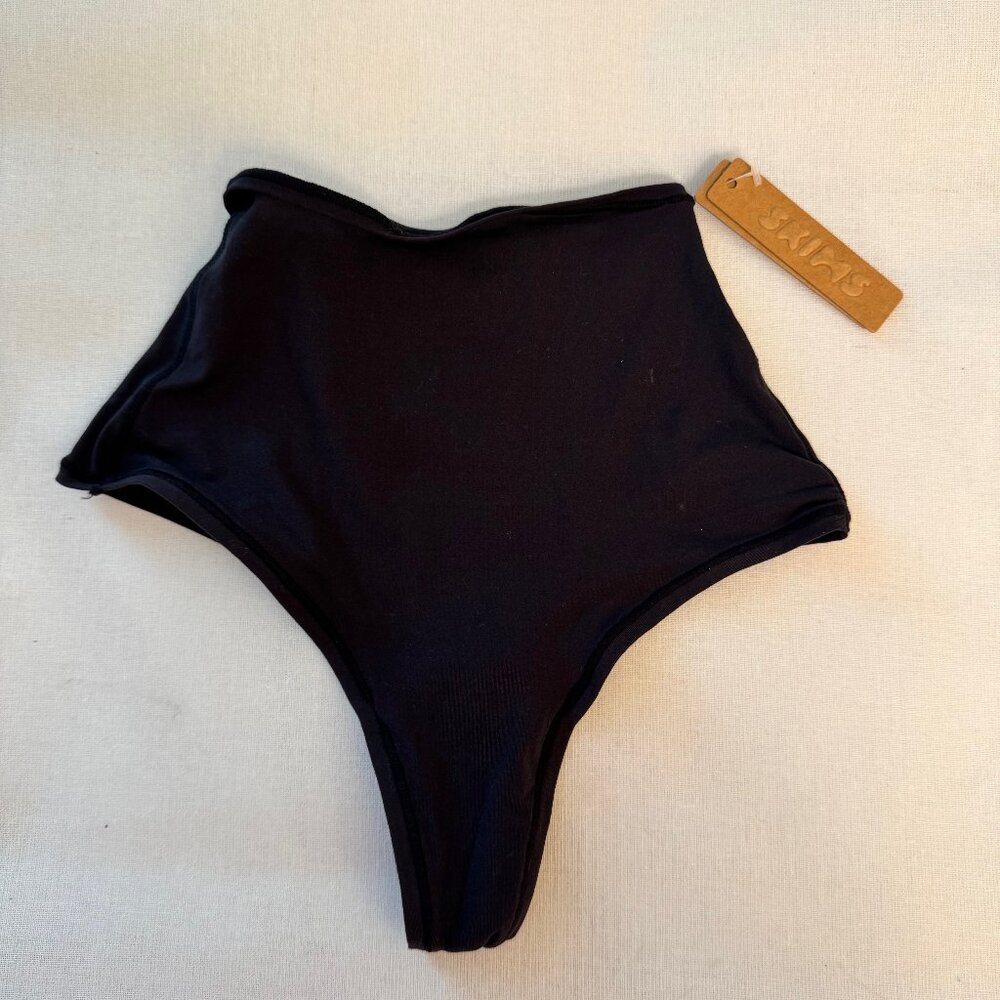 SKIMS HIGH WAISTED THONG, ONYX, SIZE: XXS, NWT